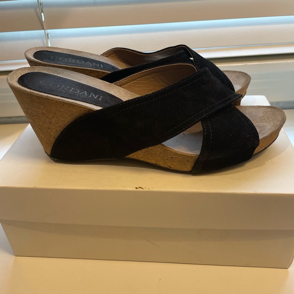 Cordani Suede Criss Cross Wedges 9M